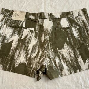 GAP Khaki and White Summer Shorts